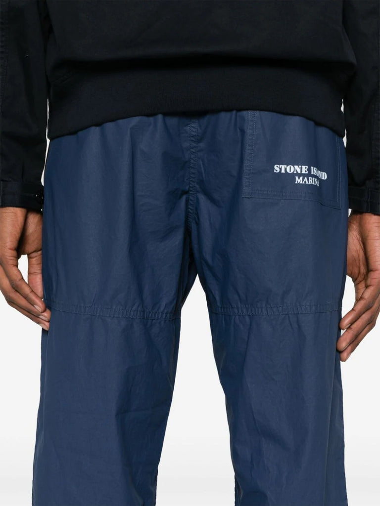 Karottenhose mit mittelhohem Bund