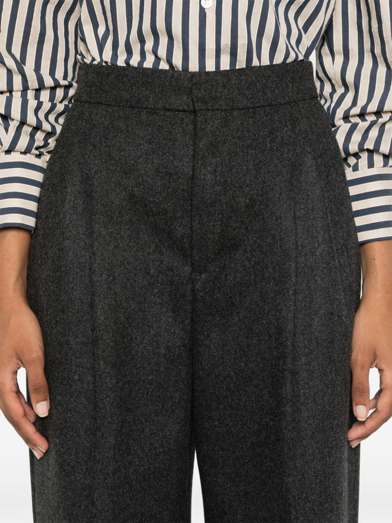 pleated trousers