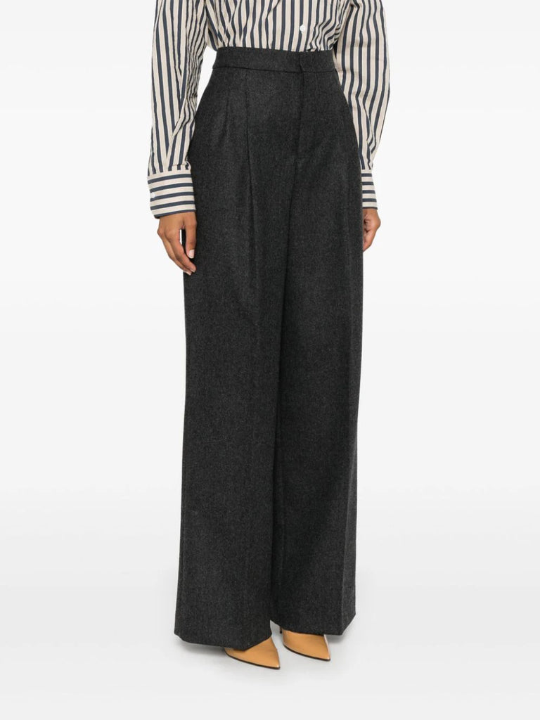 pleated trousers