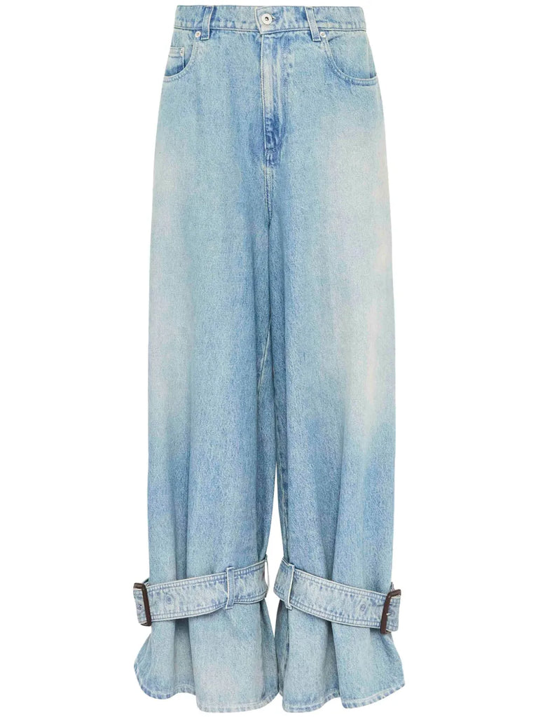 Jeans mit Schnalle