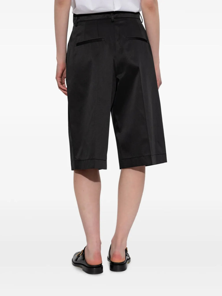 Shorts mit gesticktem Logo