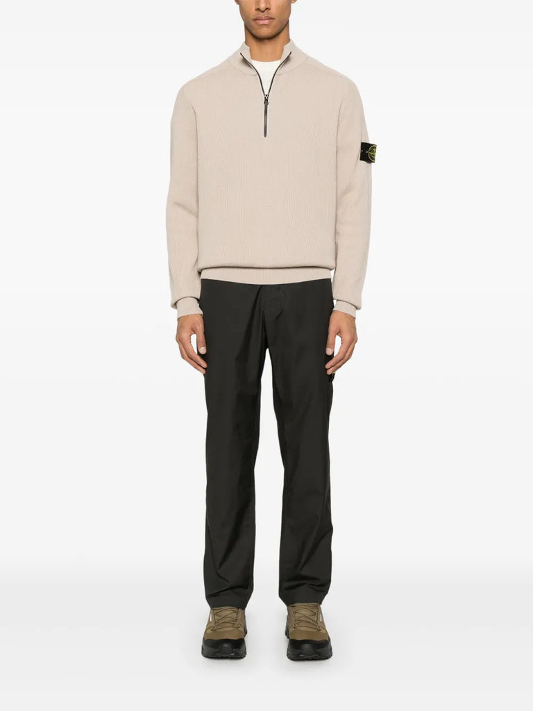 Pullover mit Kompass-Aufnäher