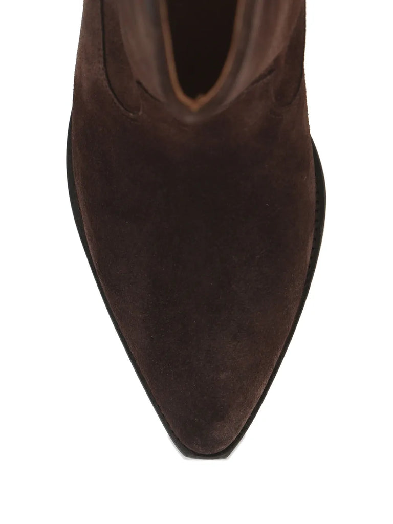 Wildlederstiefel mit spitzer Spitze