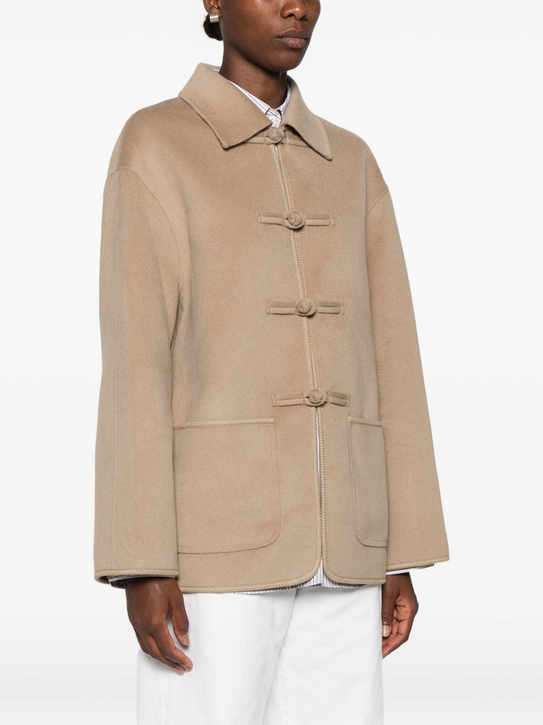 toggle-fastening patch-pocket jacket