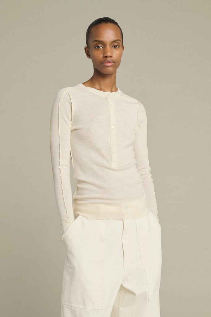 HENLEY T-SHIRT WITH EXPOSED SEAMS IN FLAMMED WOOL LAOS