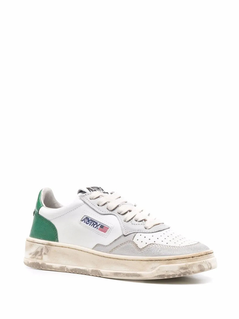 Medalist low-top sneakers