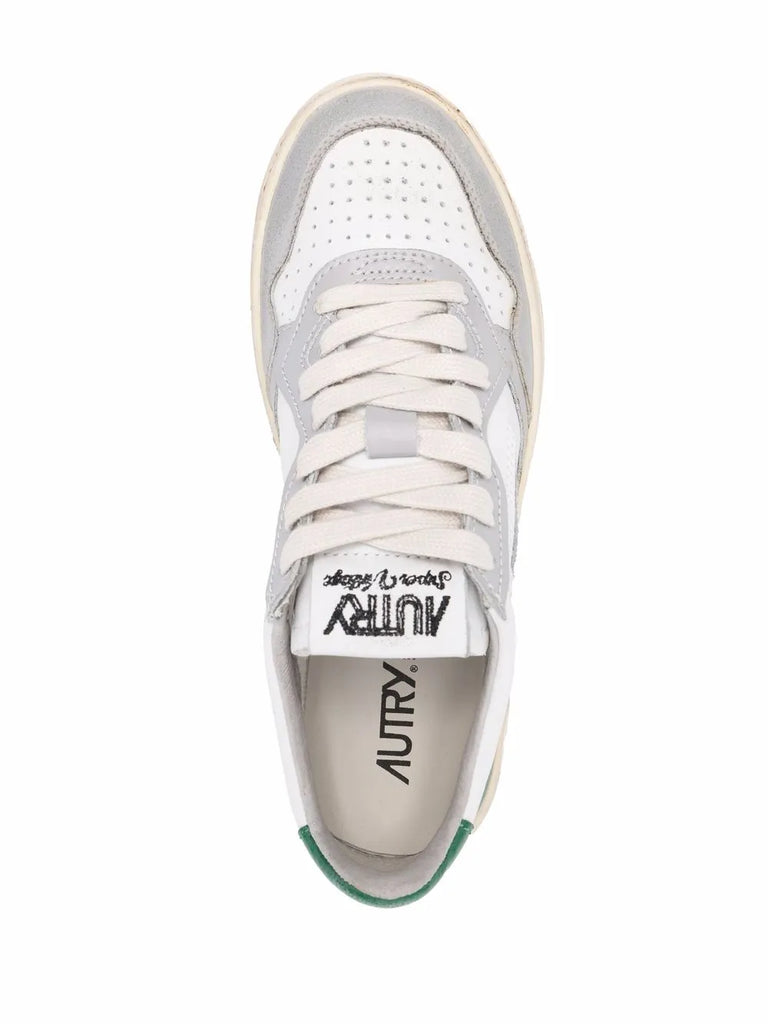 Medalist low-top sneakers