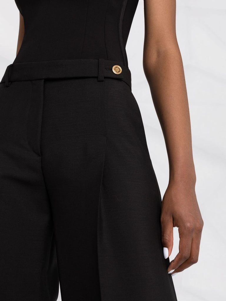 Taillierte Hose mit weitem Bein
