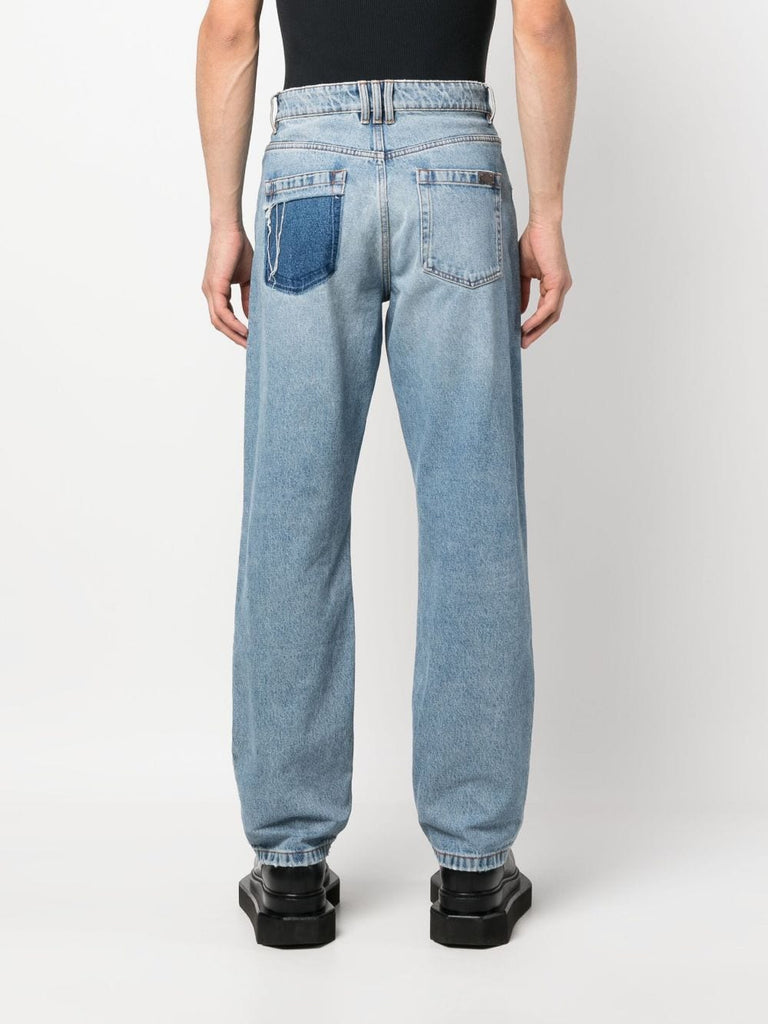 Gerade geschnittene Jeans aus Hybrid-Denim mit Einsätzen 