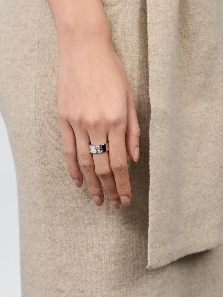 Numeric engraved polished ring
