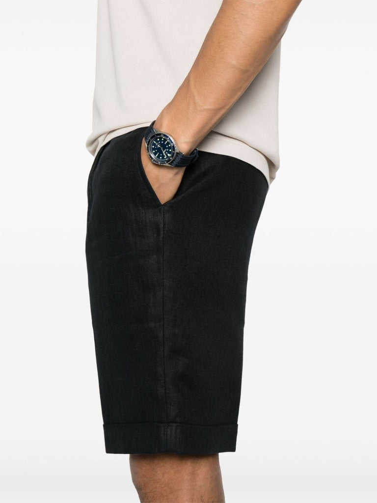 Leinenshorts mit Bügelfalten 