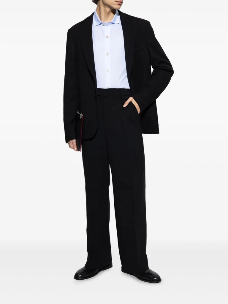cutaway collar shirt