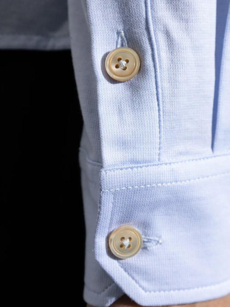 cutaway collar shirt