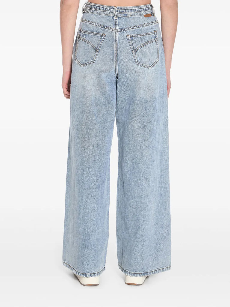 Illuminate jeans