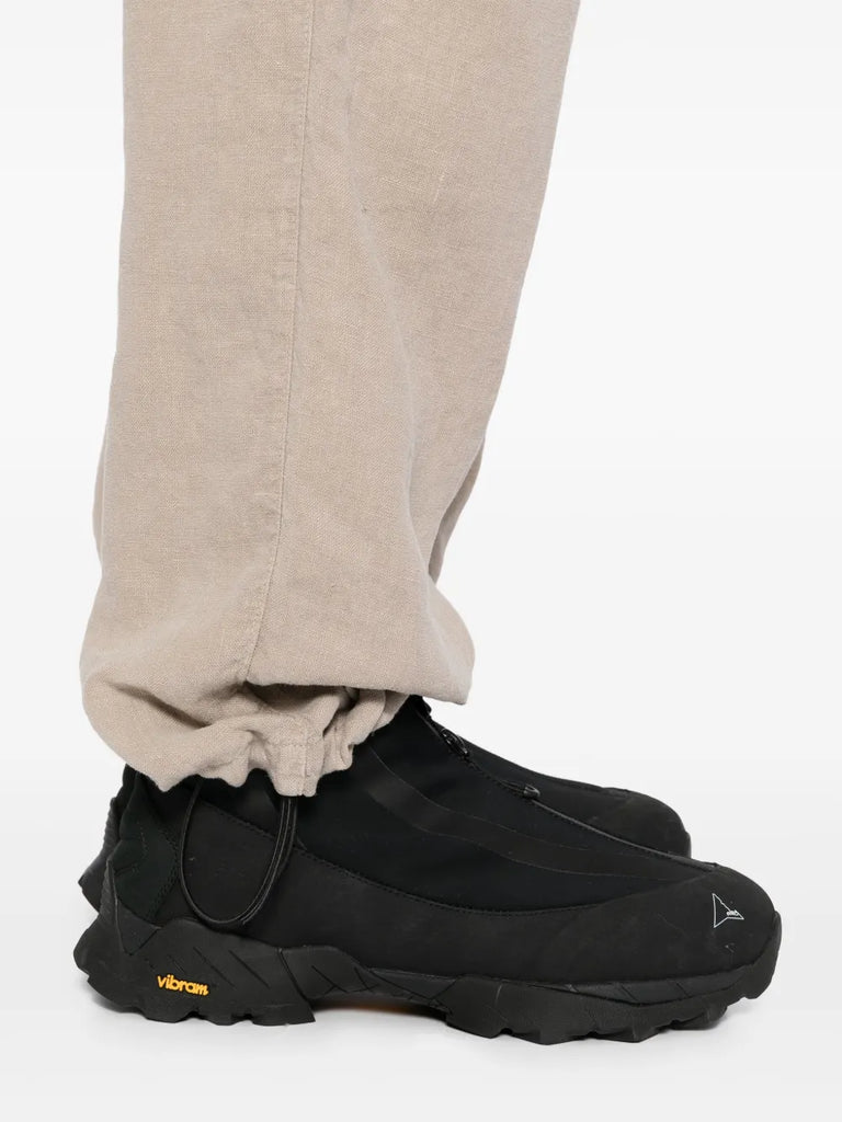 straight-leg trousers