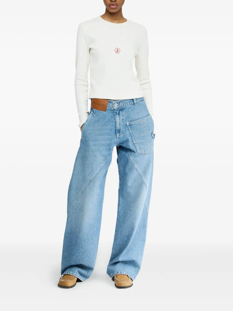 logo-embroidered T-shirt