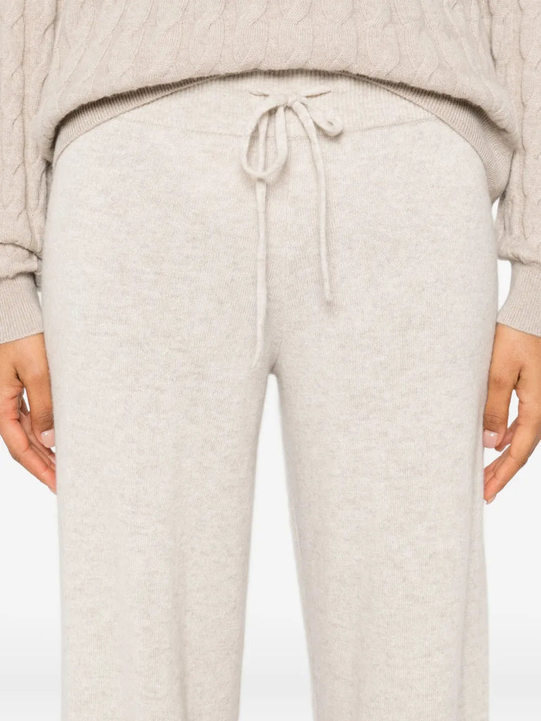 elasticated-waist trousers