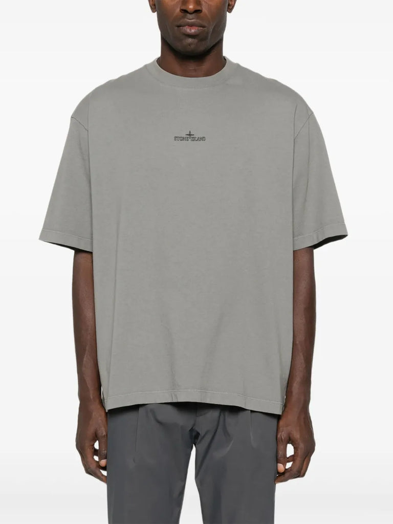 logo-embroidered T-shirt
