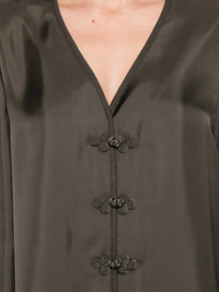 pankou-closure silk blouse