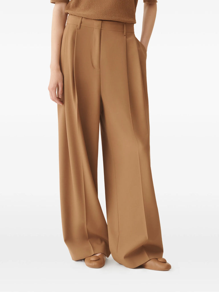 pleated wide trousers