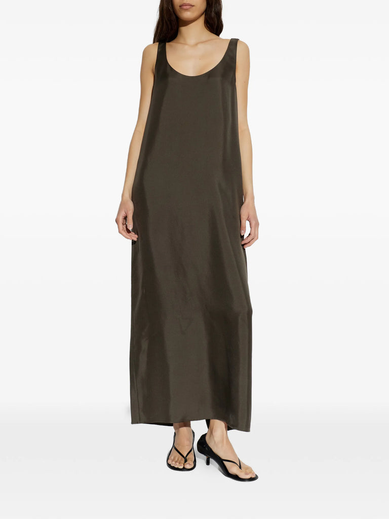 scoop-neck maxi dress