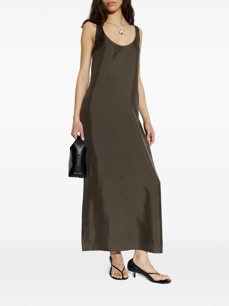 scoop-neck maxi dress