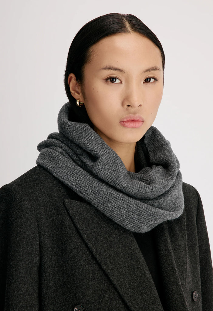 Larry scarf