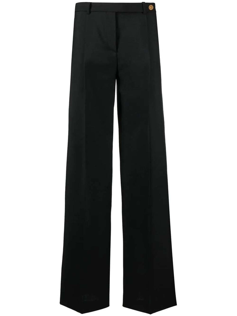 Taillierte Hose mit weitem Bein